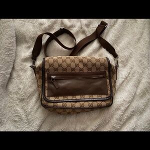 Vintage Gucci GG Messenger Crossbody Bag